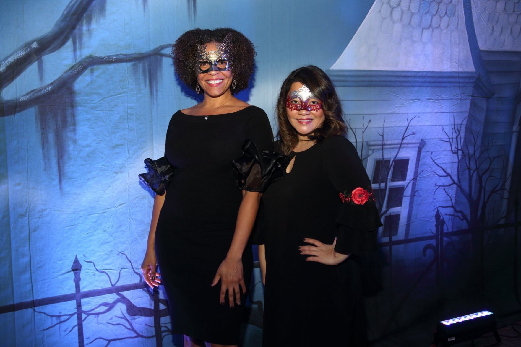 Miranda Holman, Van Moore